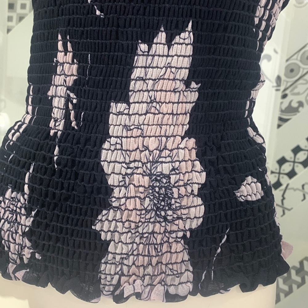 Like NEW🌺Made in🇨🇦FL Off Shoulders Shirred Top - Picture 9 of 17